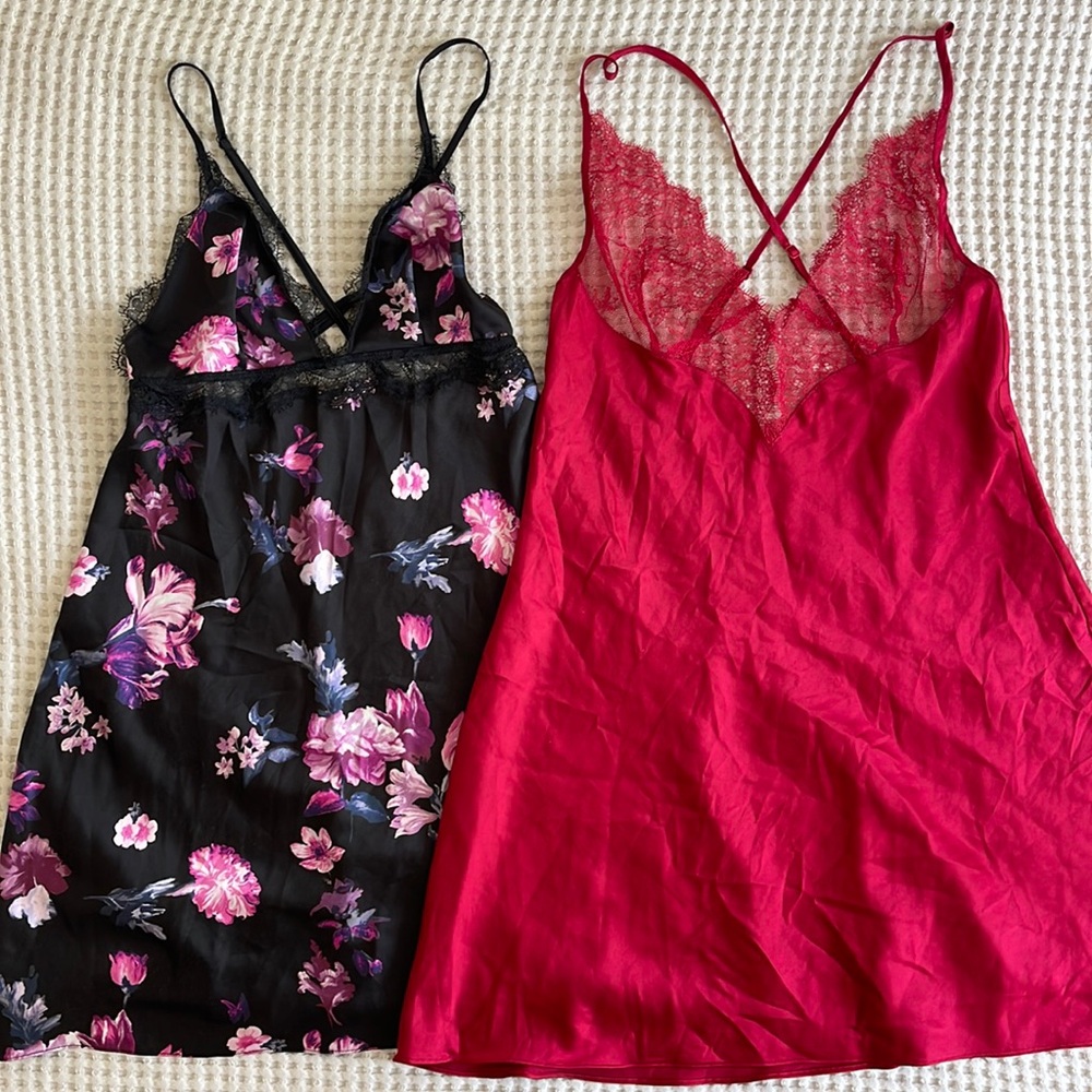 Set of 2 Victoria’s Secret slips